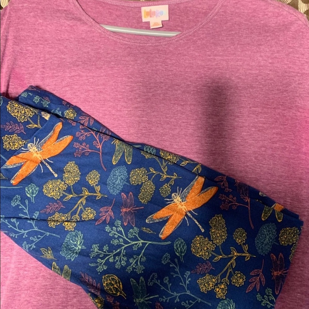 Lularoe tunic and leggings